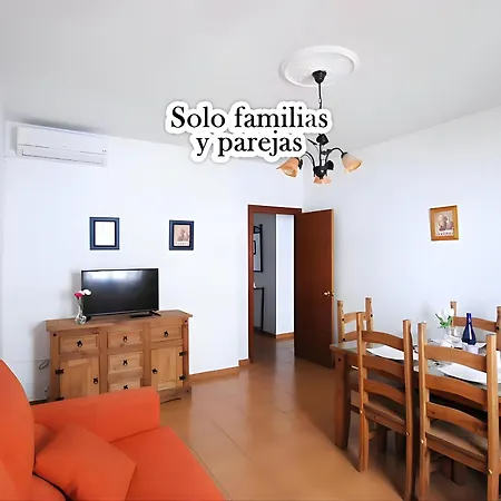 Apartamento Centrico En Conil Con Balcon Privado, Aire Acondicionado Y Garaje Para Familia Conil De La Frontera Exterior photo