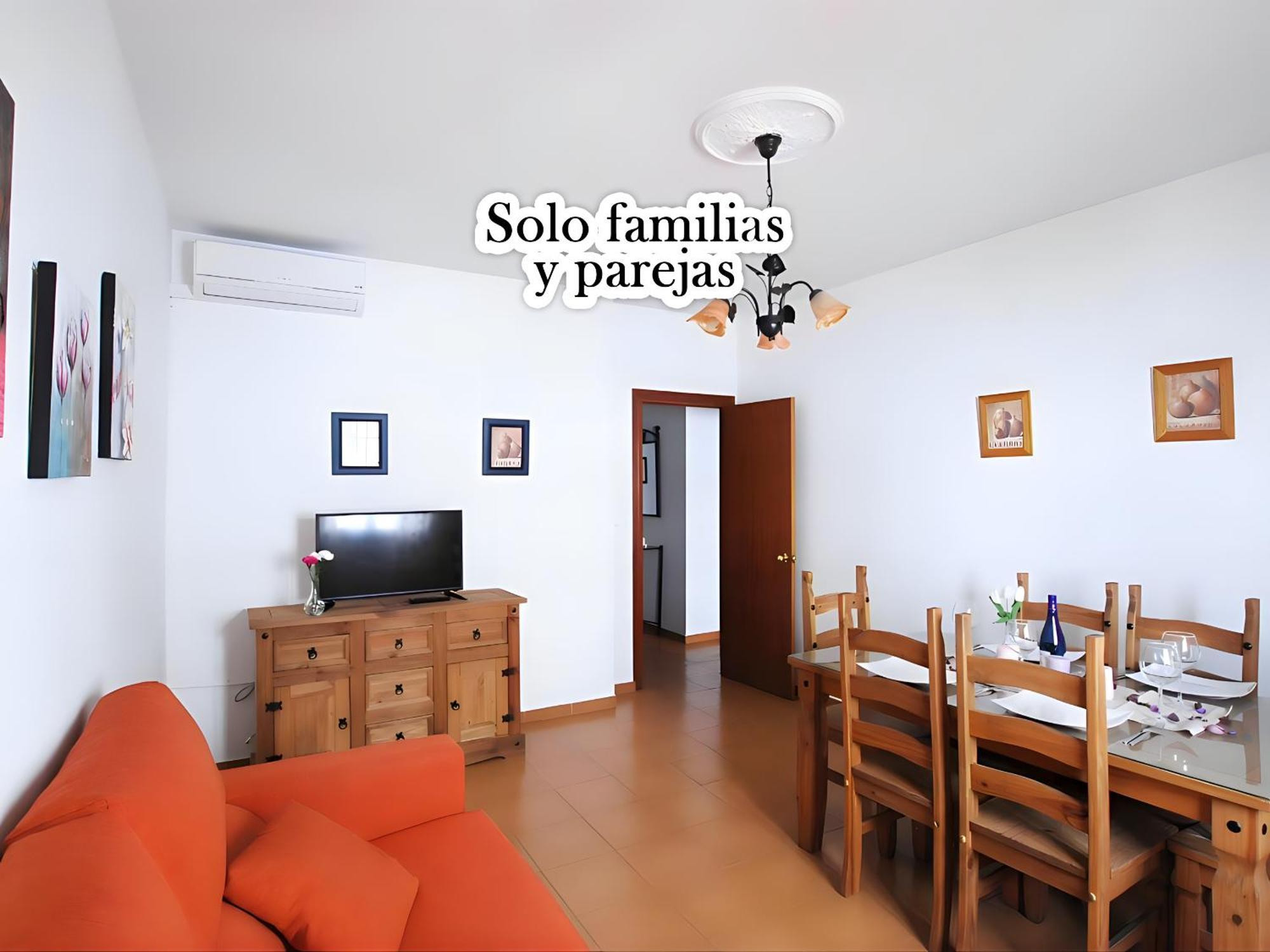 Centrico En Conil Con Balcon Privado, Aire Acondicionado Y Garaje Familia Apartment *