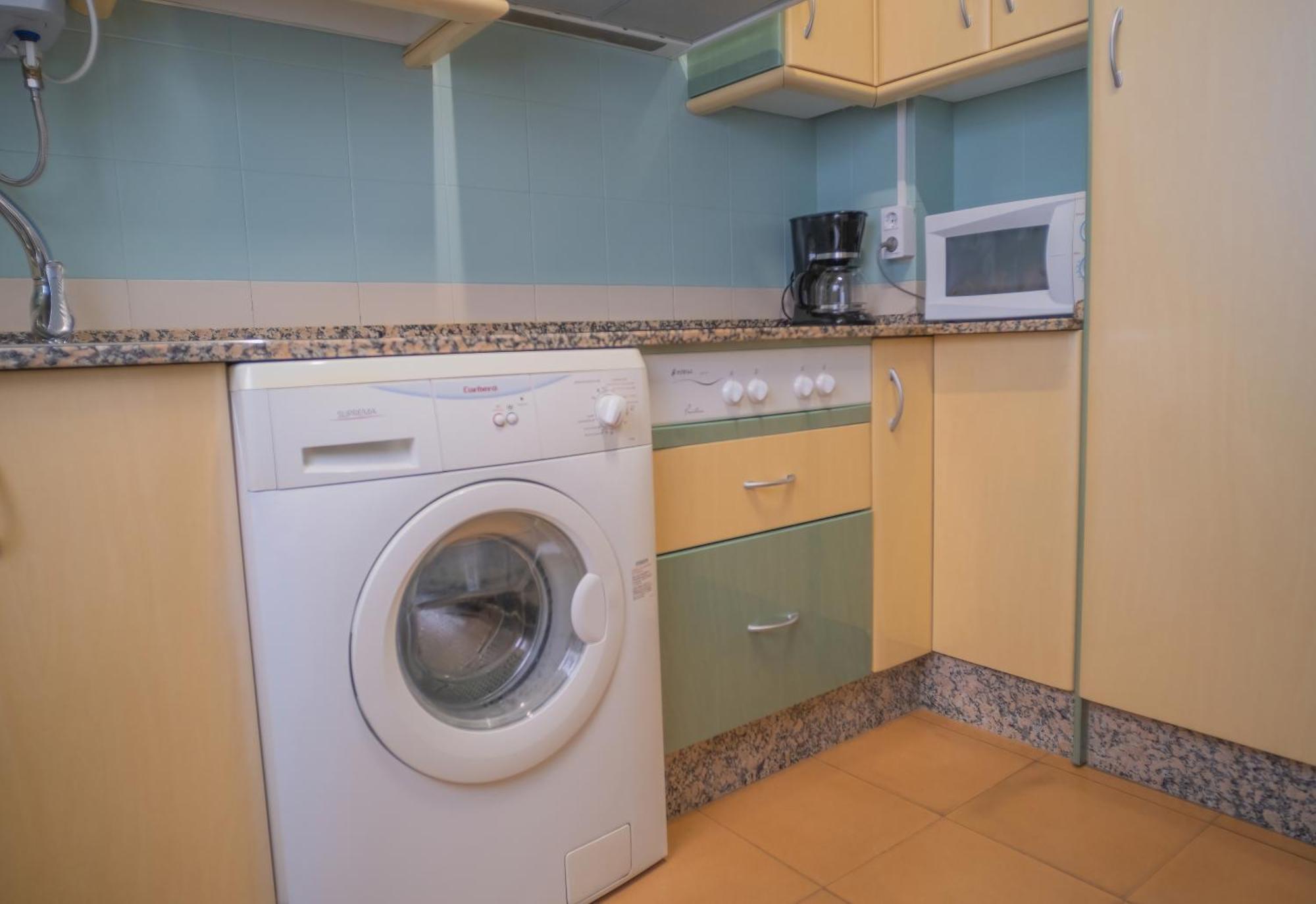 Apartment Centrico En Conil Con Balcon Privado, Aire Acondicionado Y Garaje Familia