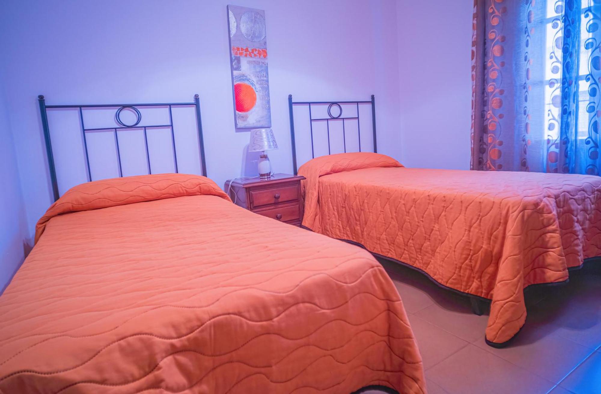 Centrico En Conil Con Balcon Privado, Aire Acondicionado Y Garaje Familia Apartment