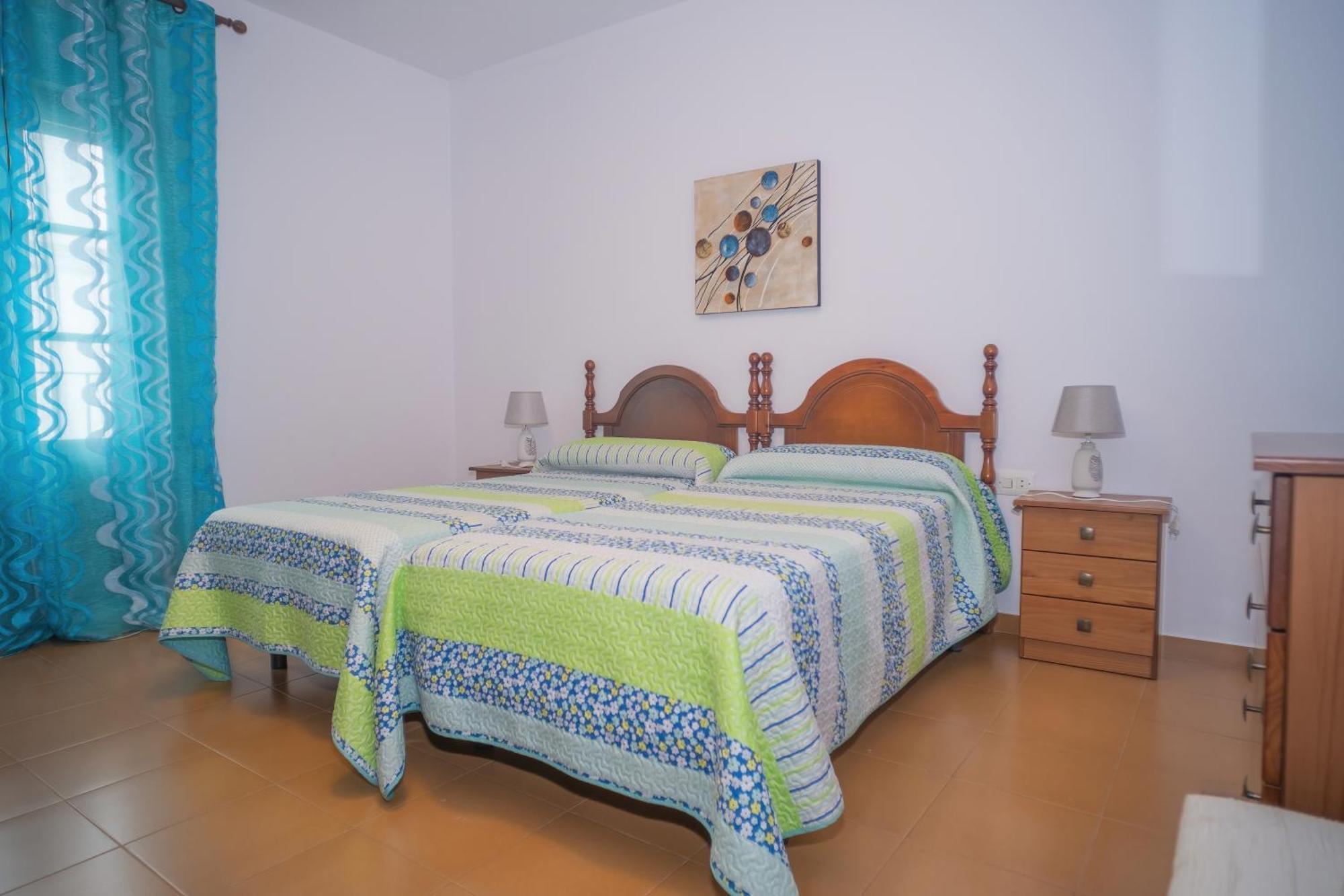 Centrico En Conil Con Balcon Privado, Aire Acondicionado Y Garaje Familia