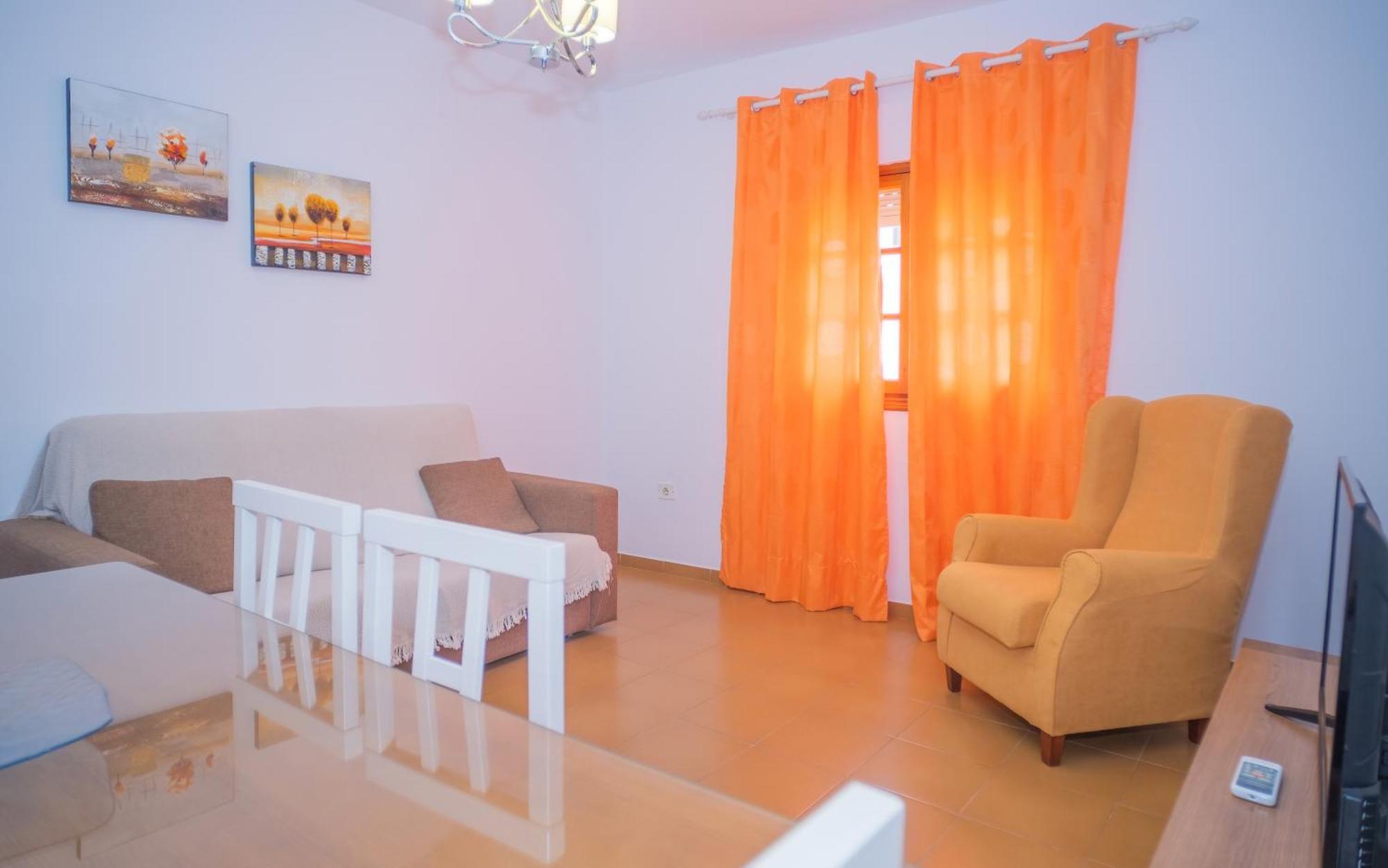 Centrico En Conil Con Balcon Privado, Aire Acondicionado Y Garaje Familia Apartment