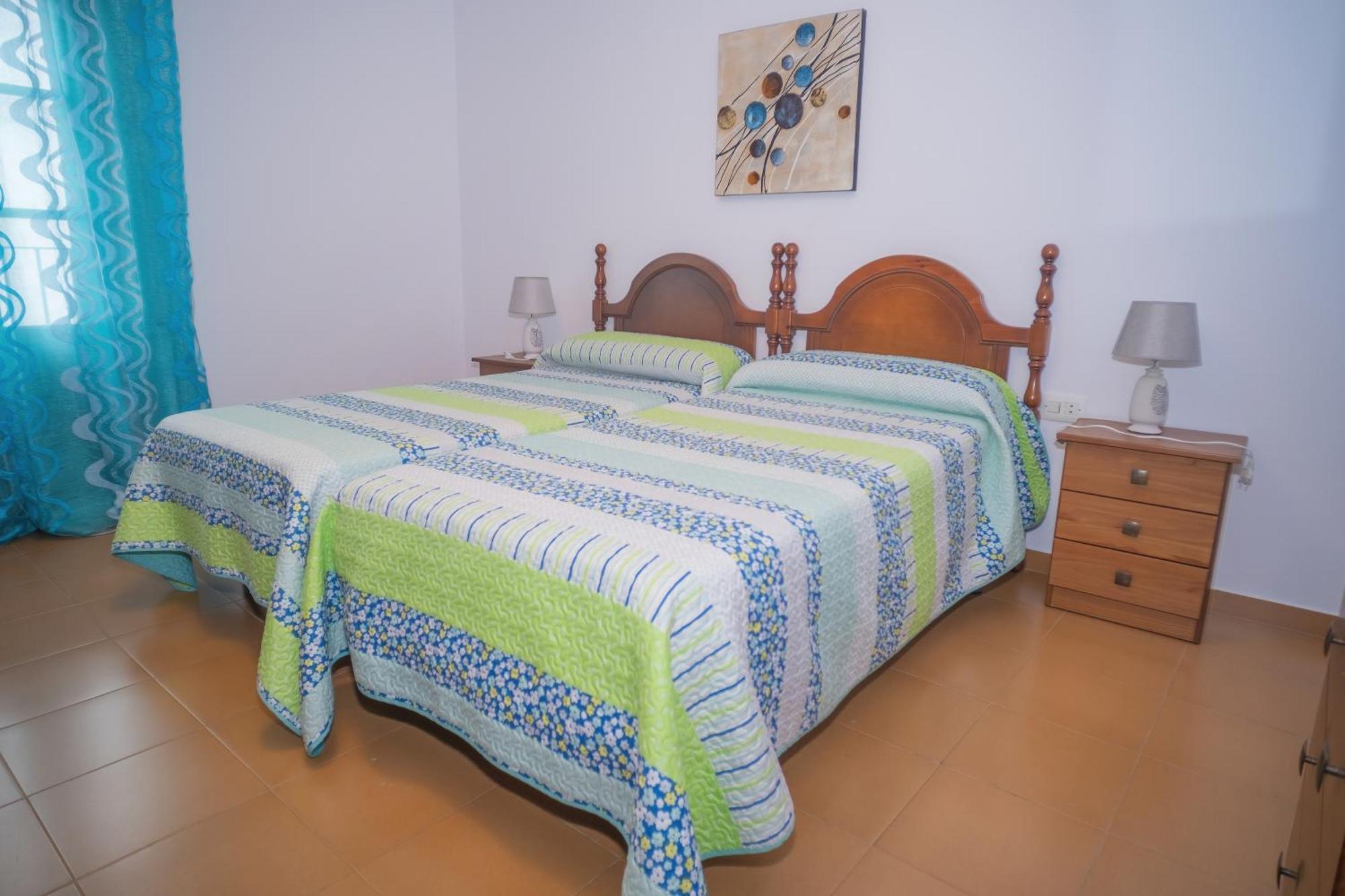 Centrico En Conil Con Balcon Privado, Aire Acondicionado Y Garaje Familia *