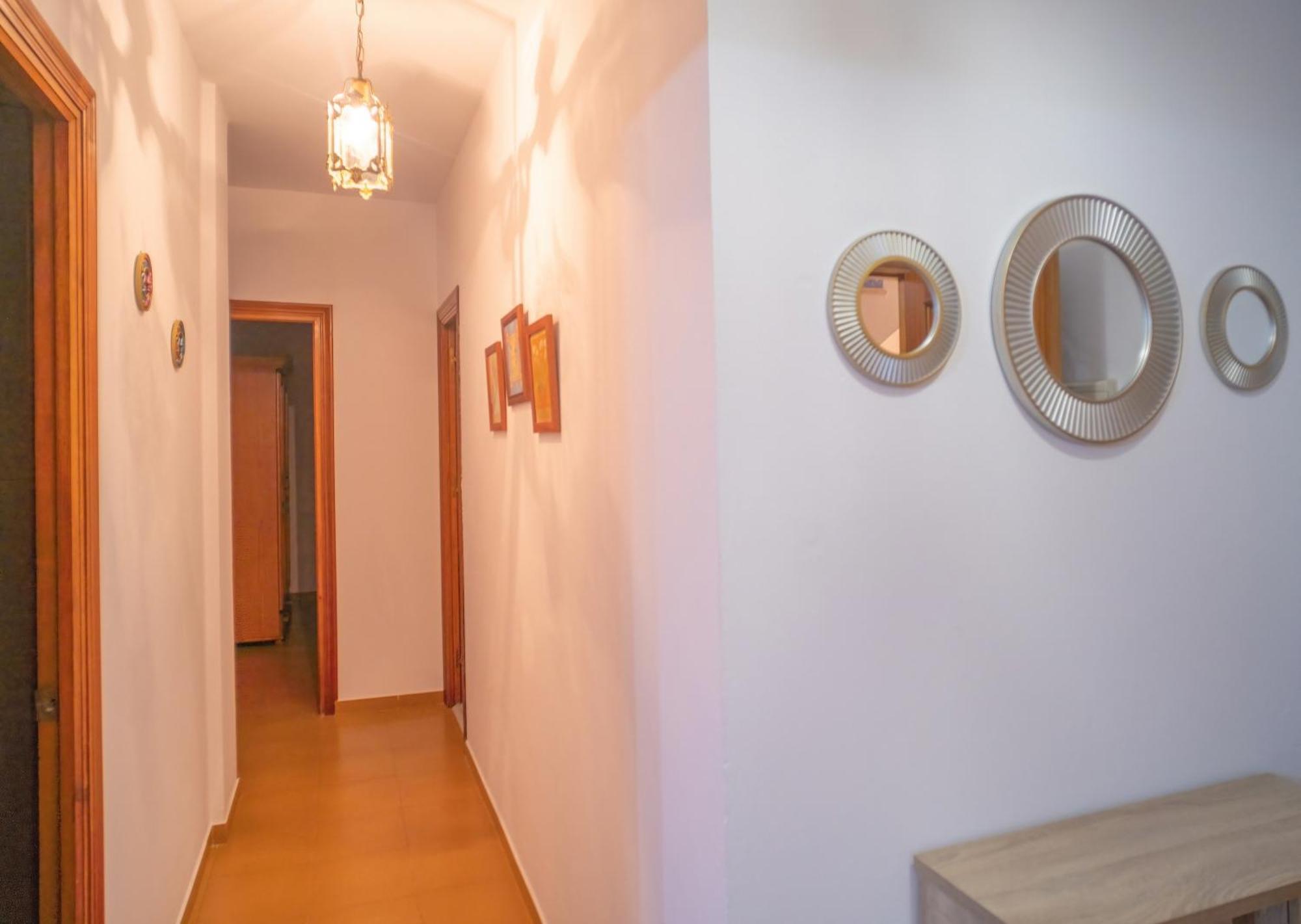 Centrico En Conil Con Balcon Privado, Aire Acondicionado Y Garaje Familia